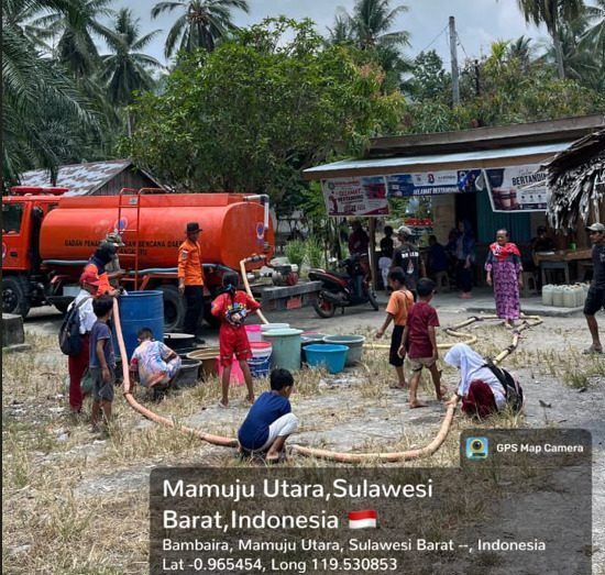 Alami Kekeringan, BPBD Distribusikan Air Bersih Bagi Warga Pasangkayu