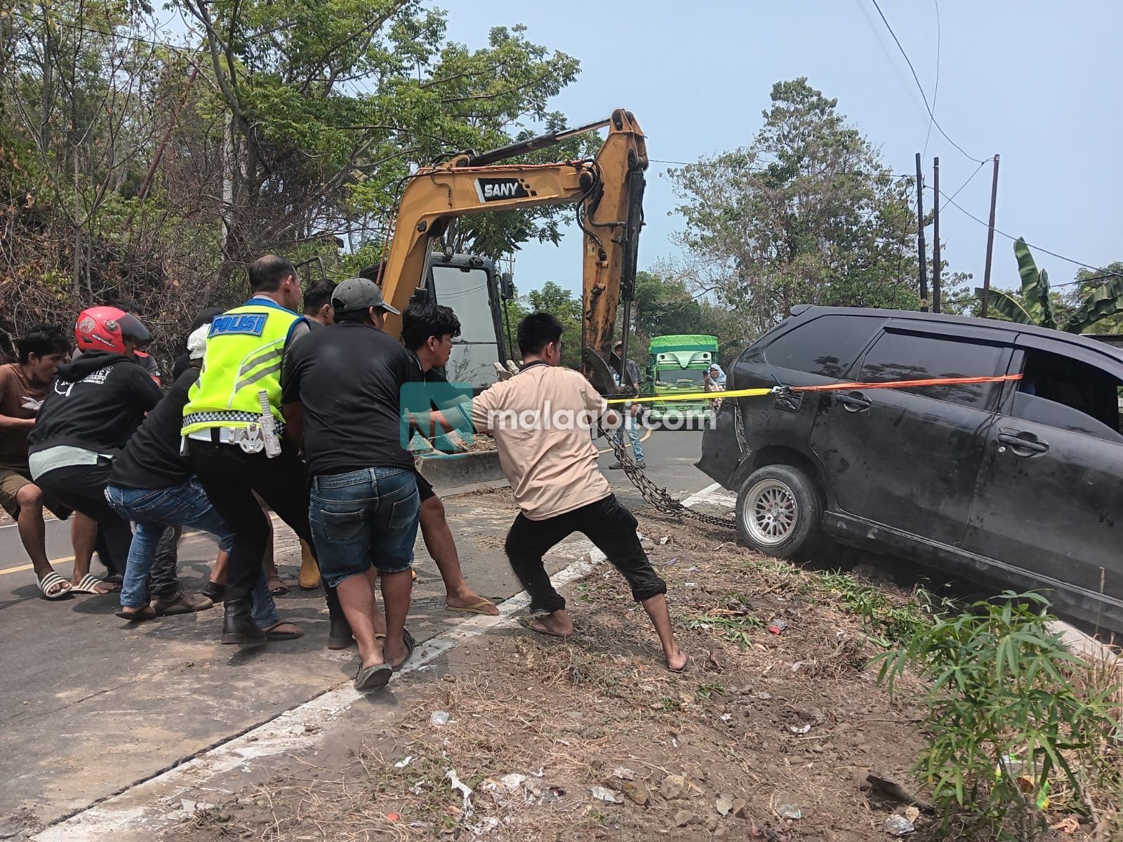 Diduga Pengemudi Sedang Mengantuk, Mobil Avansa Velos Alami Kecelakaan Tunggal di Tadui